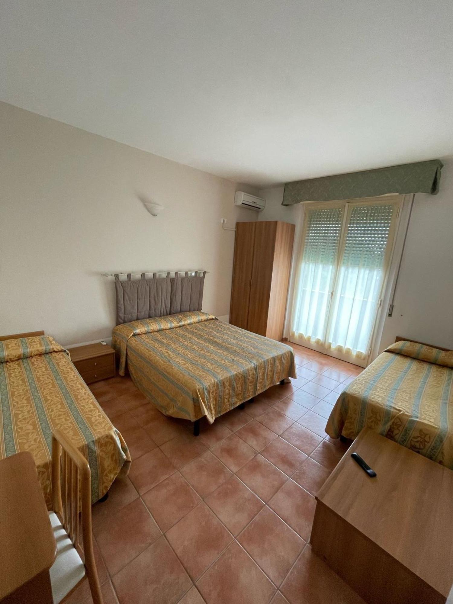 Hotel Zeus Lido di Classe Luaran gambar